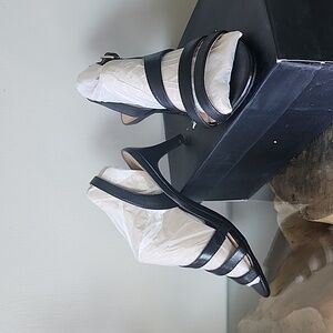 NATURALIZER Taimi Black Leather Strappy Heels Womens 9